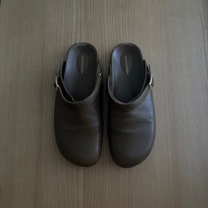 BEATRICE VALENZUELA Musk Clog